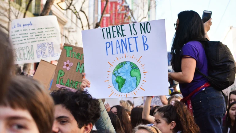 foto di una protesta per il cambiamento climatico